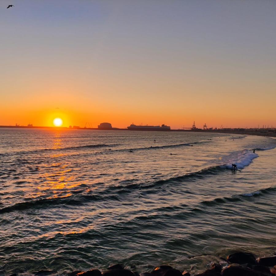 Caruma Surf Hostel Matosinhos  Bagian luar foto